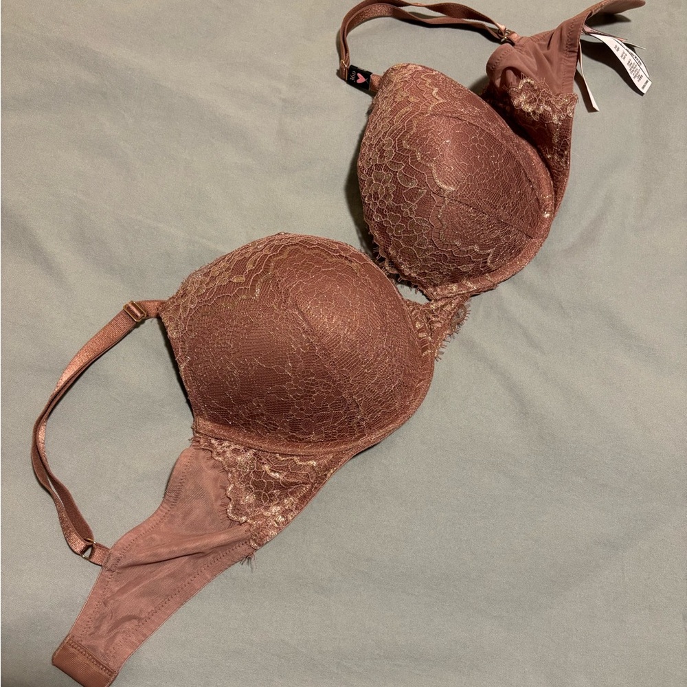 Victoria's Secret Lace Underwire Bra in Taupe Brown
NWT 36D